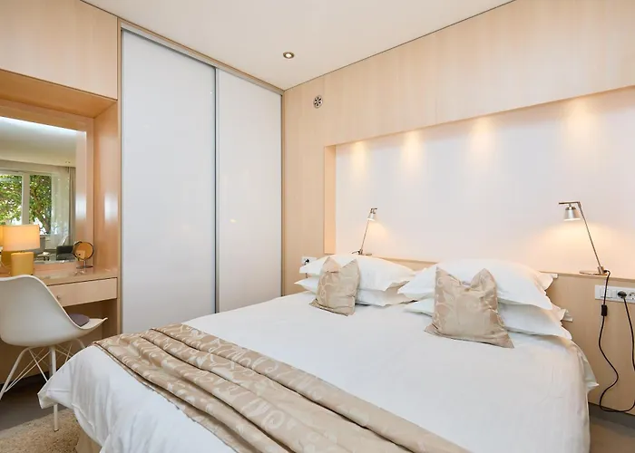 Apartamento New & Stylish With A Lush Private Garden