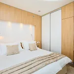 아파트 New & Stylish With A Lush Private Garden *