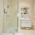 아파트 New & Stylish With A Lush Private Garden *