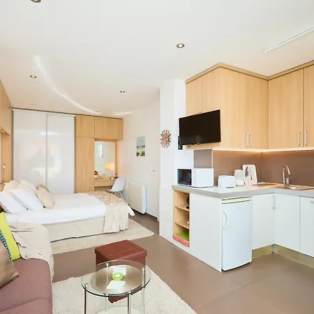 New & Stylish With A Lush Private Garden Apartment Dubrovnik