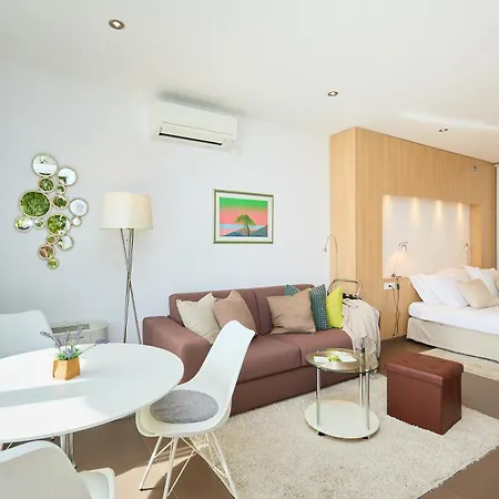 New & Stylish With A Lush Private Garden Apartment