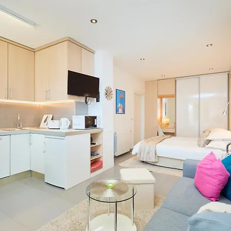 New & Stylish With A Lush Private Garden Апартаменты Дубровник