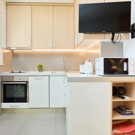 Lejlighed New & Stylish With A Lush Private Garden *
