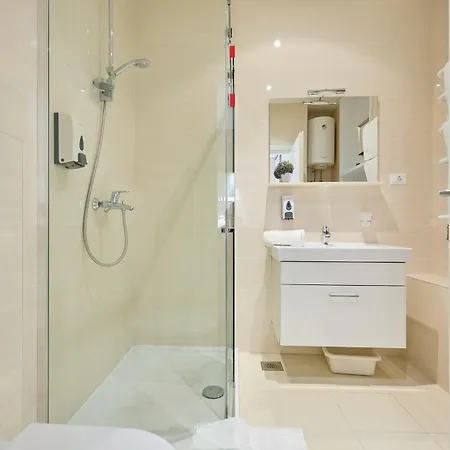 Апартаменты New & Stylish With A Lush Private Garden *