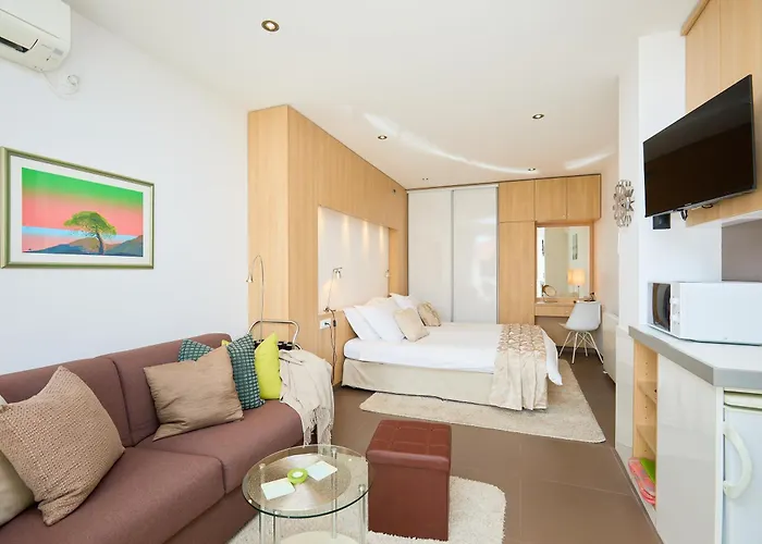 New & Stylish With A Lush Private Garden Apartment Dubrovnik