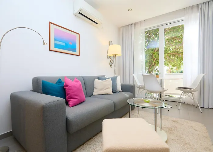 شقة New & Stylish With A Lush Private Garden دوبروفينك