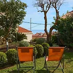 Apartment New & Stylish With A Lush Private Garden