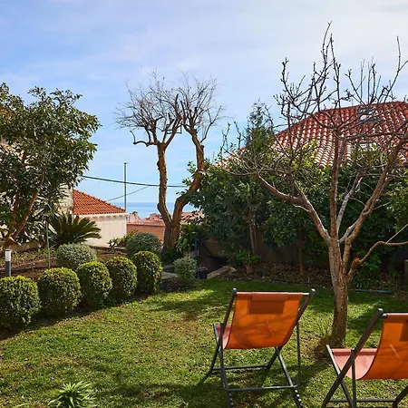 New & Stylish With A Lush Private Garden